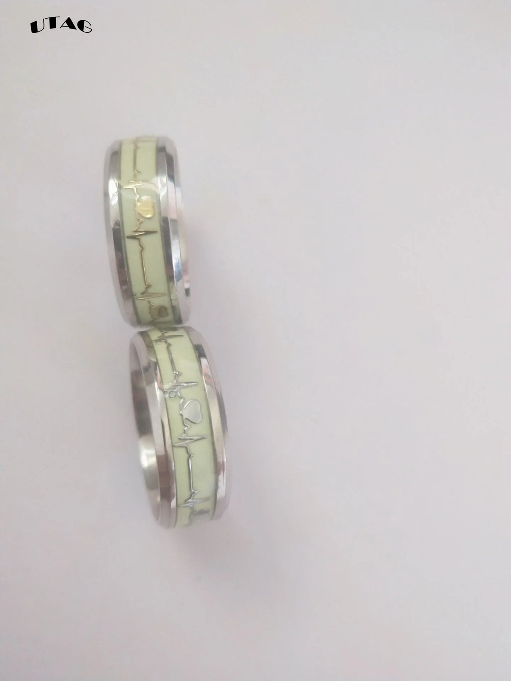 Anillo de dedo luminoso de acero inoxidable a la moda para mujeres y hombres que brilla en la oscuridad corazón pareja bandas de boda joyería accesorios de regalo