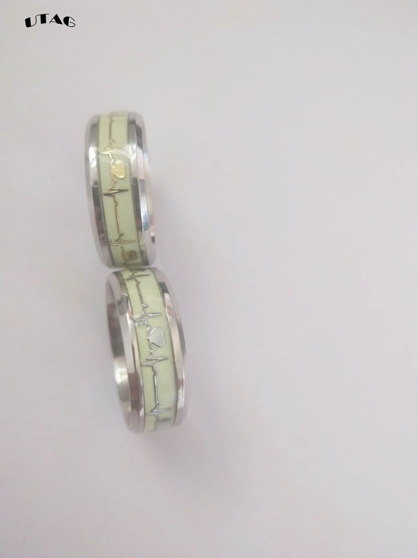 Anillo de dedo luminoso de acero inoxidable a la moda para mujeres y hombres que brilla en la oscuridad corazón pareja bandas de boda joyería accesorios de regalo