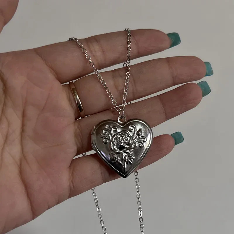 Collar con colgante de marco de medallón de foto de corazón romántico, collares con dijes de corazón de amor de acero inoxidable de Color plateado, joyería Y2K para mujer