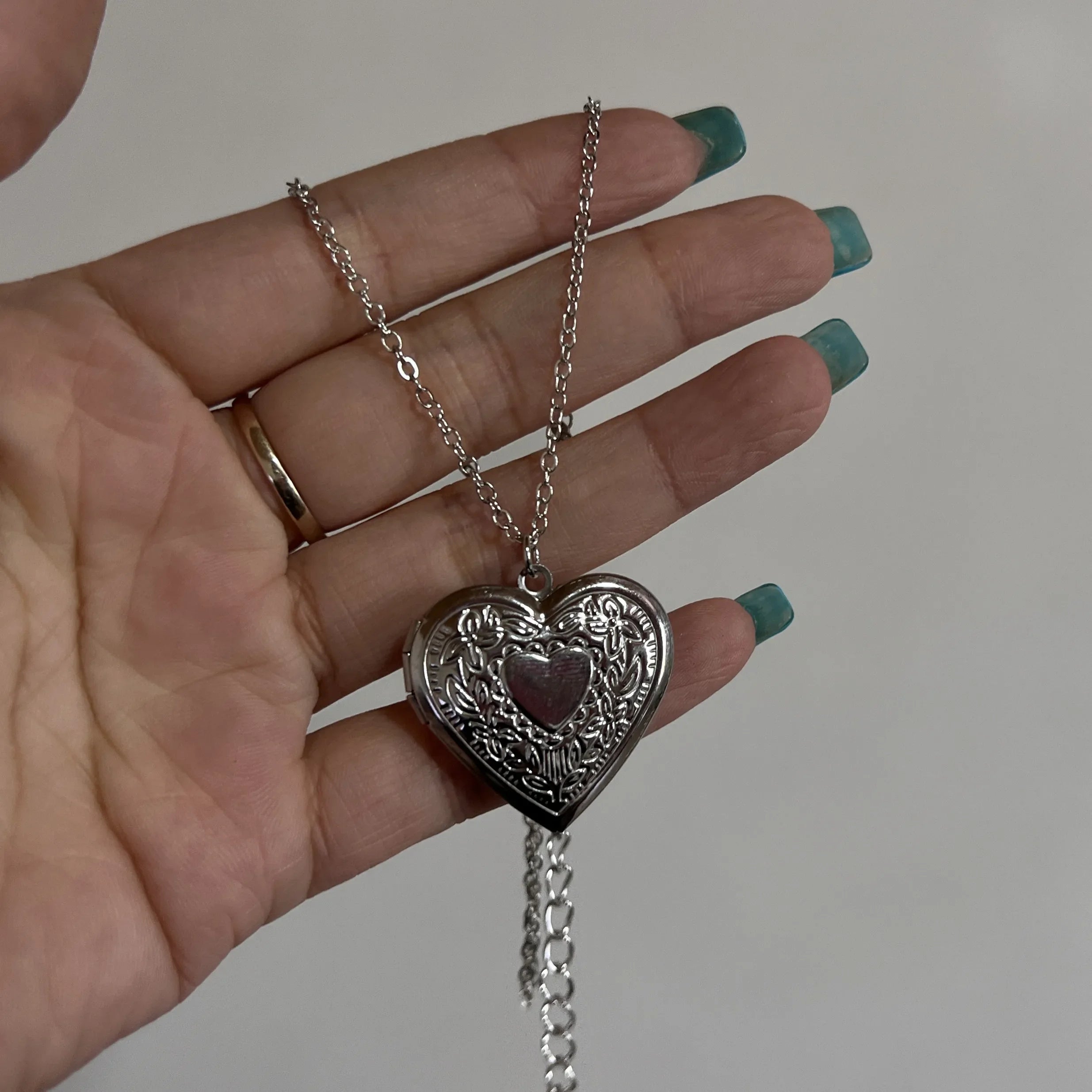 Collar con colgante de marco de medallón de foto de corazón romántico, collares con dijes de corazón de amor de acero inoxidable de Color plateado, joyería Y2K para mujer