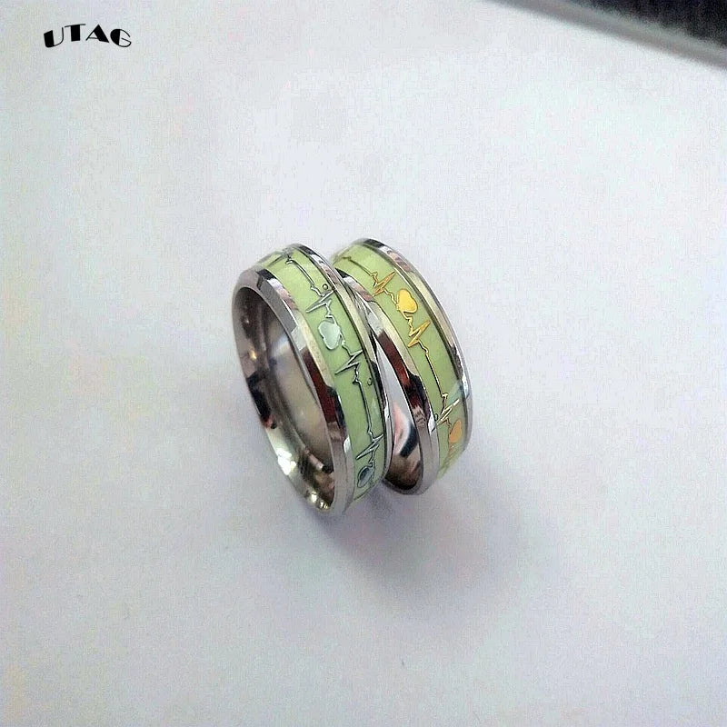 Anillo de dedo luminoso de acero inoxidable a la moda para mujeres y hombres que brilla en la oscuridad corazón pareja bandas de boda joyería accesorios de regalo